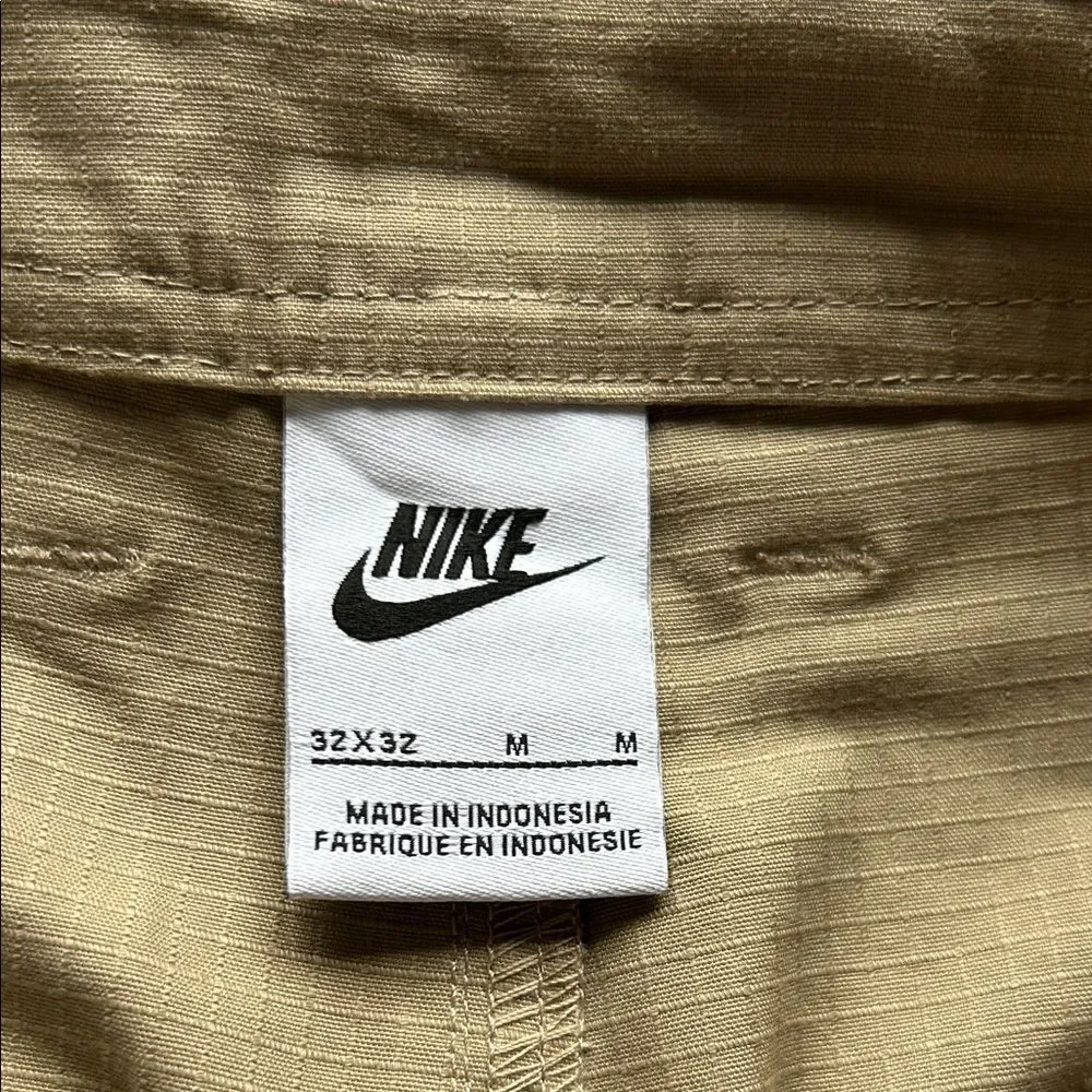 Nike Men's Tan Cargo Pants new no tags size M 32x32 men